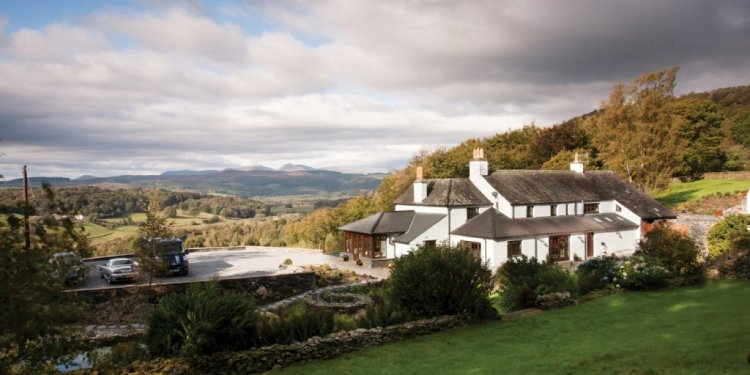 Lakeside Cottages