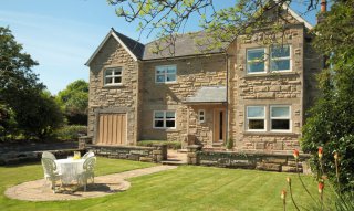 Large Holiday Cottage in Warkworth Northumberland sleeps 10, animals welcome