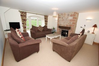 moonstone-living-room