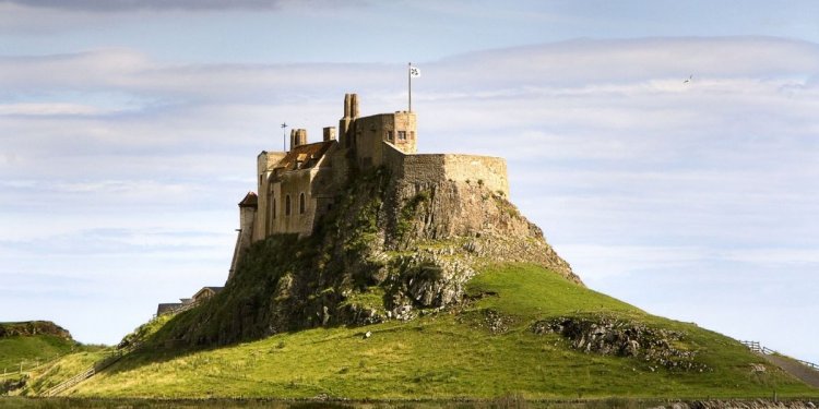 How to get to Holy Island?